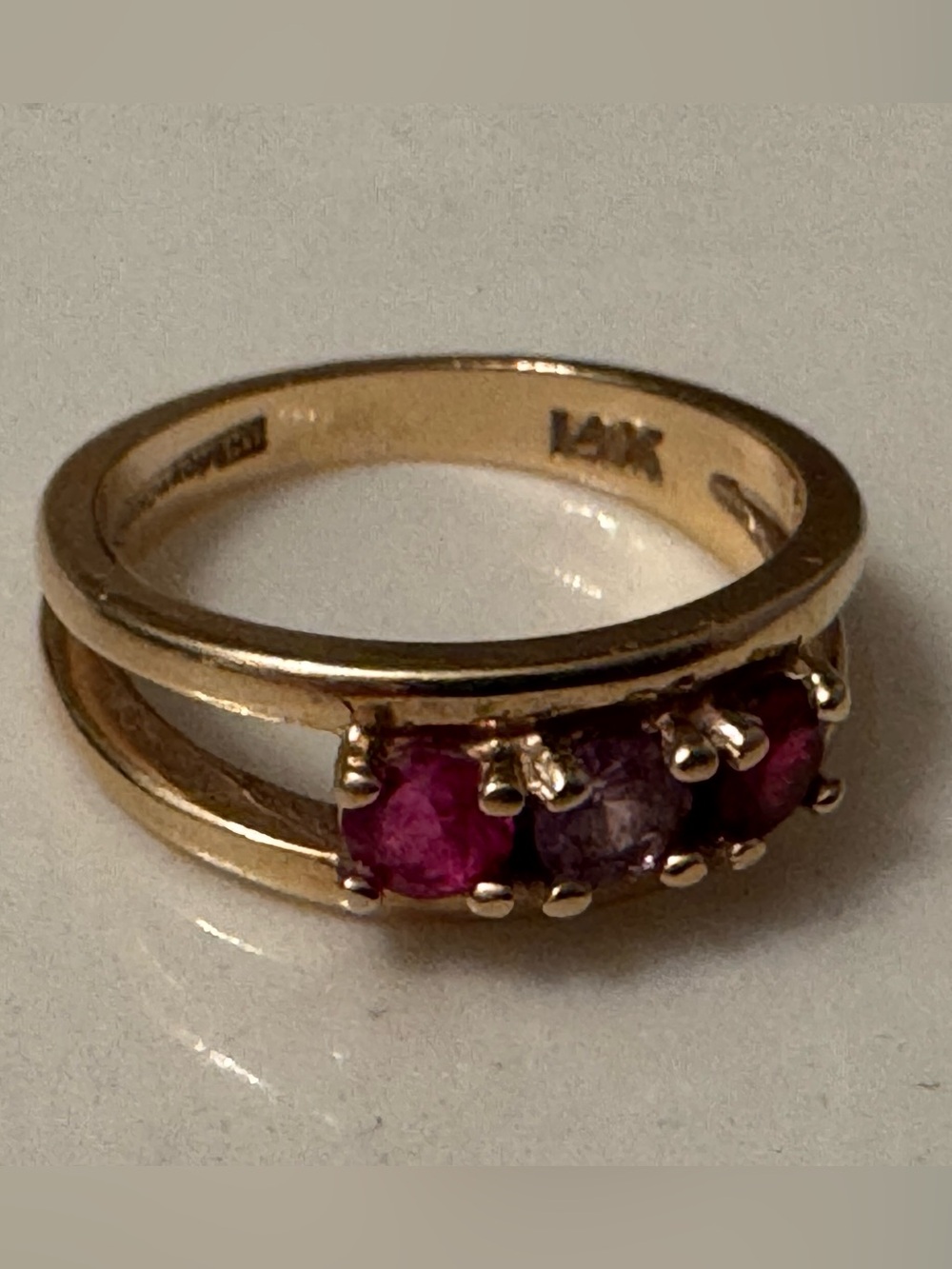 ⁠Vintage 14K Yellow Gold 3-Stone Ring Hand Wrought Artisan Band Sz 5.5